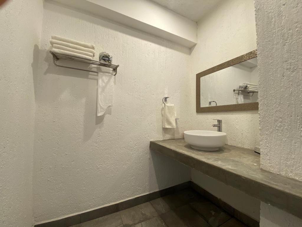Hotel Aeropuerto Morelia Alvaro Obregon Bagian luar foto