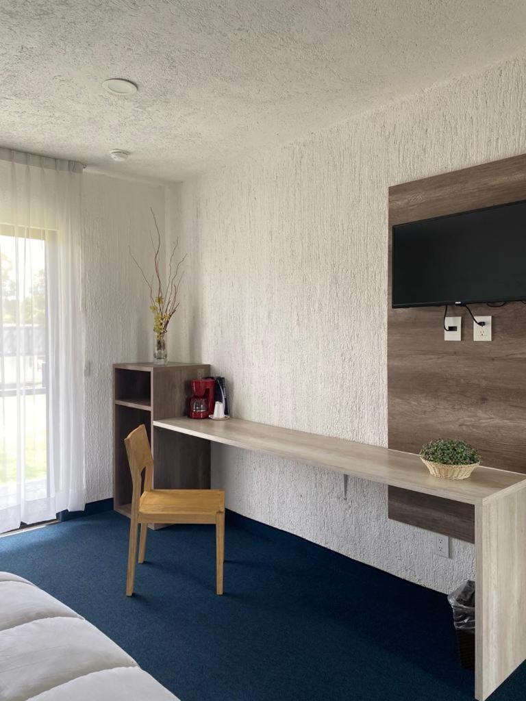 Hotel Aeropuerto Morelia Alvaro Obregon Bagian luar foto